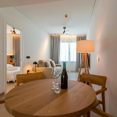 Hamus Aparthotel *