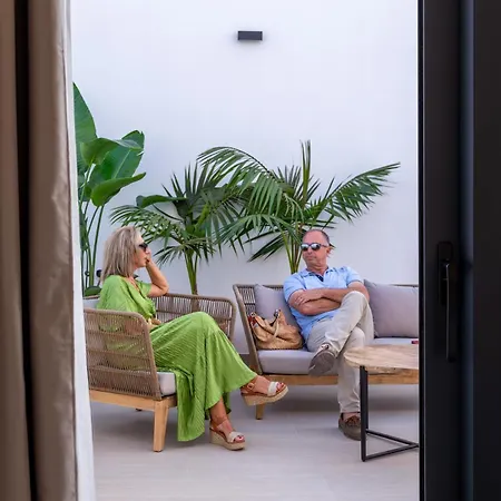 Hamus Apartahotel 4*