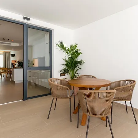 Hamus Aparthotel *