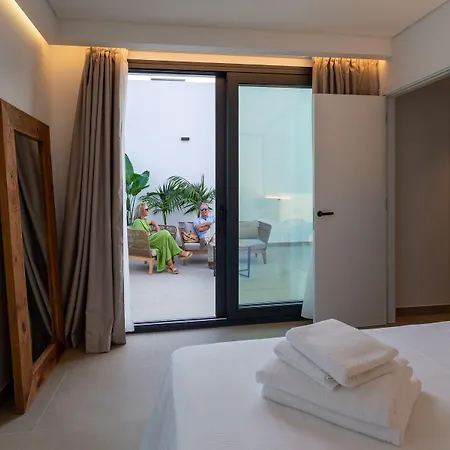 Hamus Apartahotel 4*